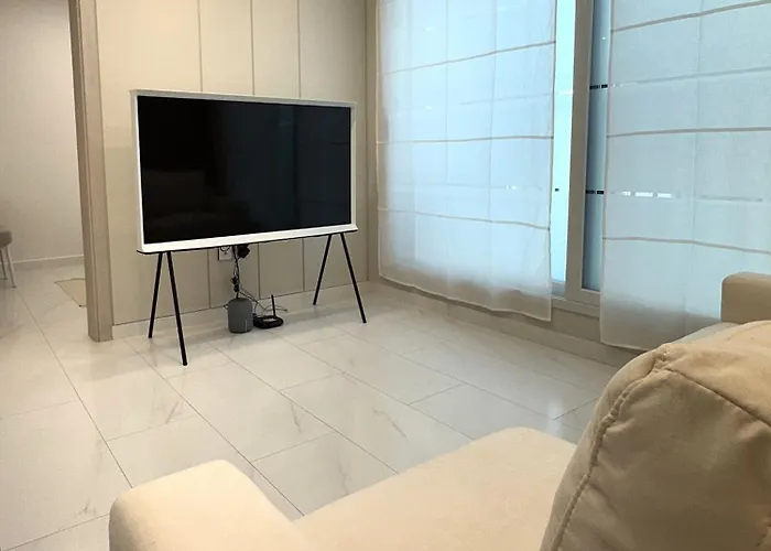 Seogyo Stay, 4min To Mangwon Station